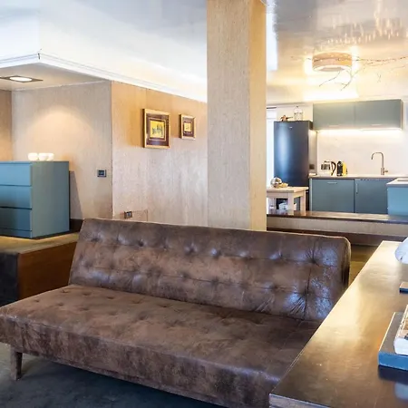 Penthouse 10 Minutes From The Duomo Bed & Breakfast *
