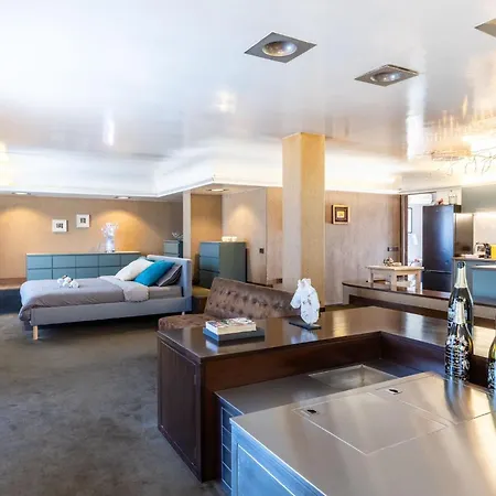 Bed & Breakfast Penthouse 10 Minutes From The Duomo